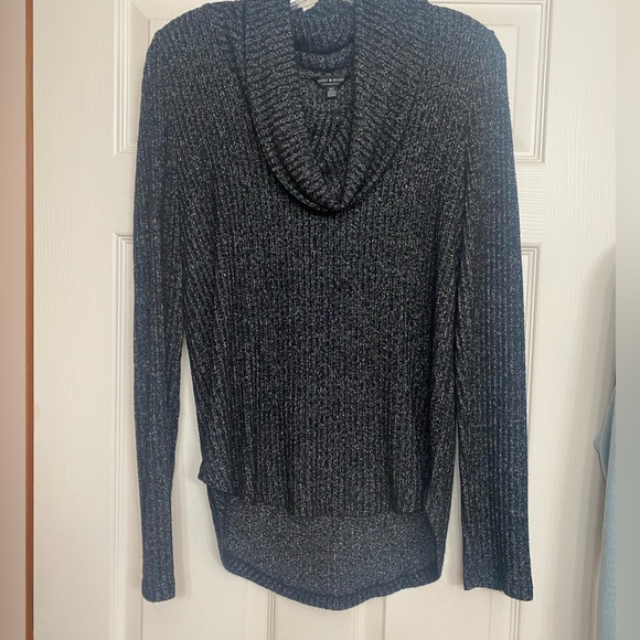Lucky Brands light weight sweater size small - Picture 1 of 3